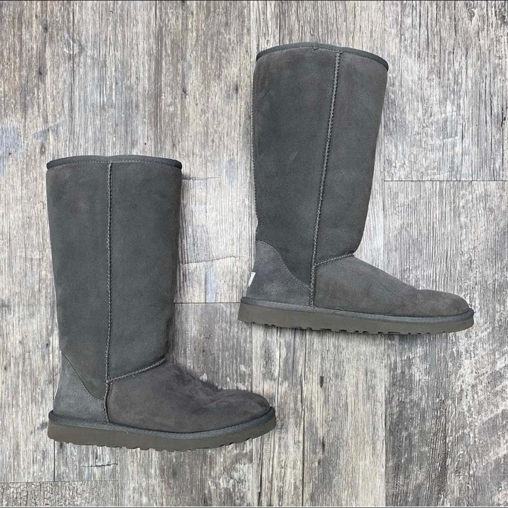Grey Uggs Sz 8